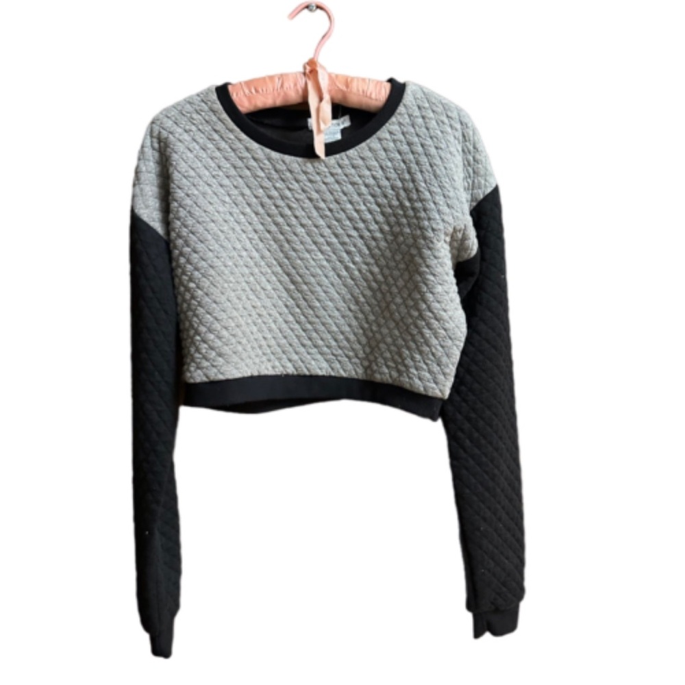 Connection 18 Quilted Crop Top Black and Gray Color Blocked Sweater Size Large